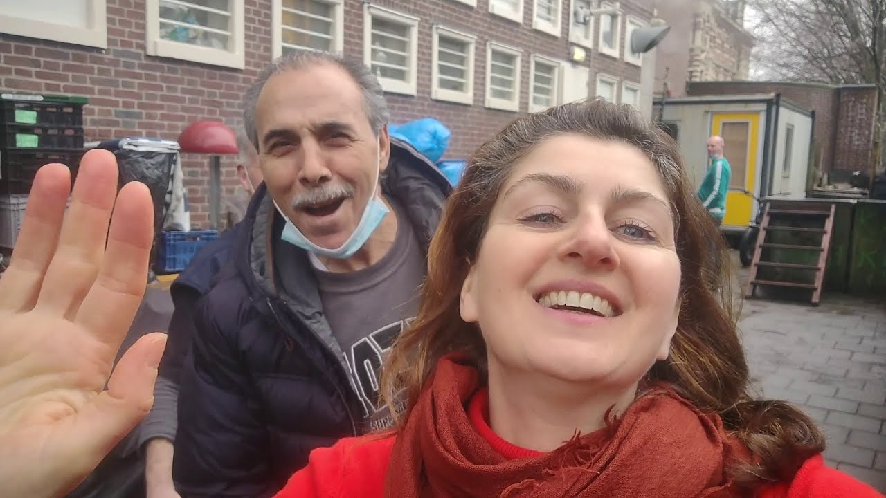 Wat gebeurt er allemaal in een inloophuis van De Regenboog Groep? Zie hier: Blaka Watra
