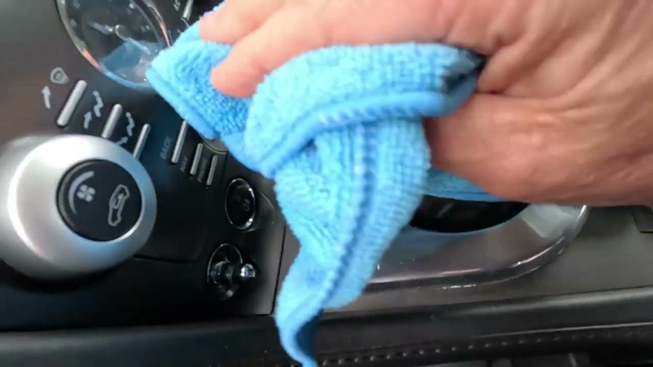 2009 Aston Martin Vantage - Interior Review