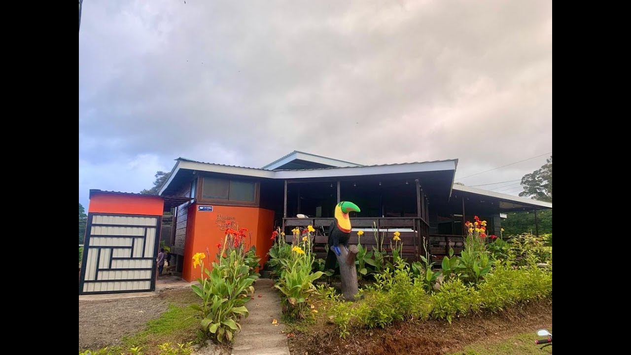Rustic-Style 2-Bedroom Condo with Pool & River Access in Gated Condo Community 20 min to La Fortuna