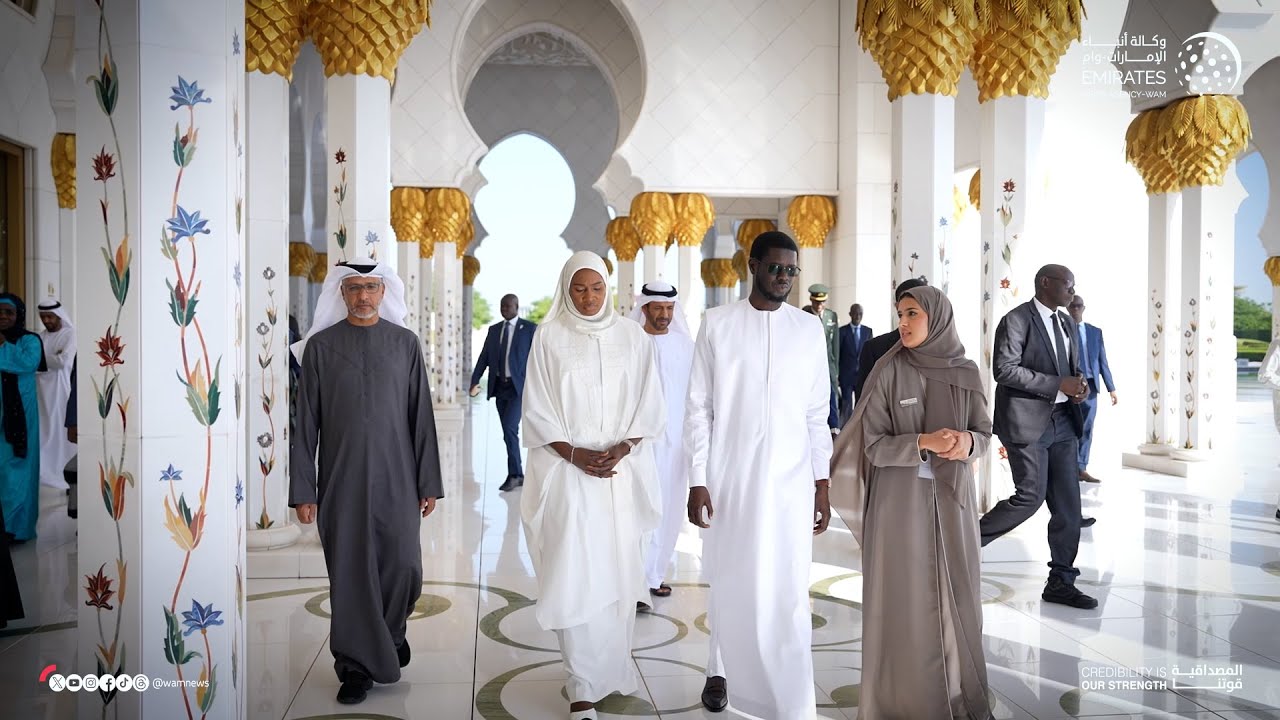 رئيس السنغال يزور جامع الشيخ زايد الكبير في أبوظبي