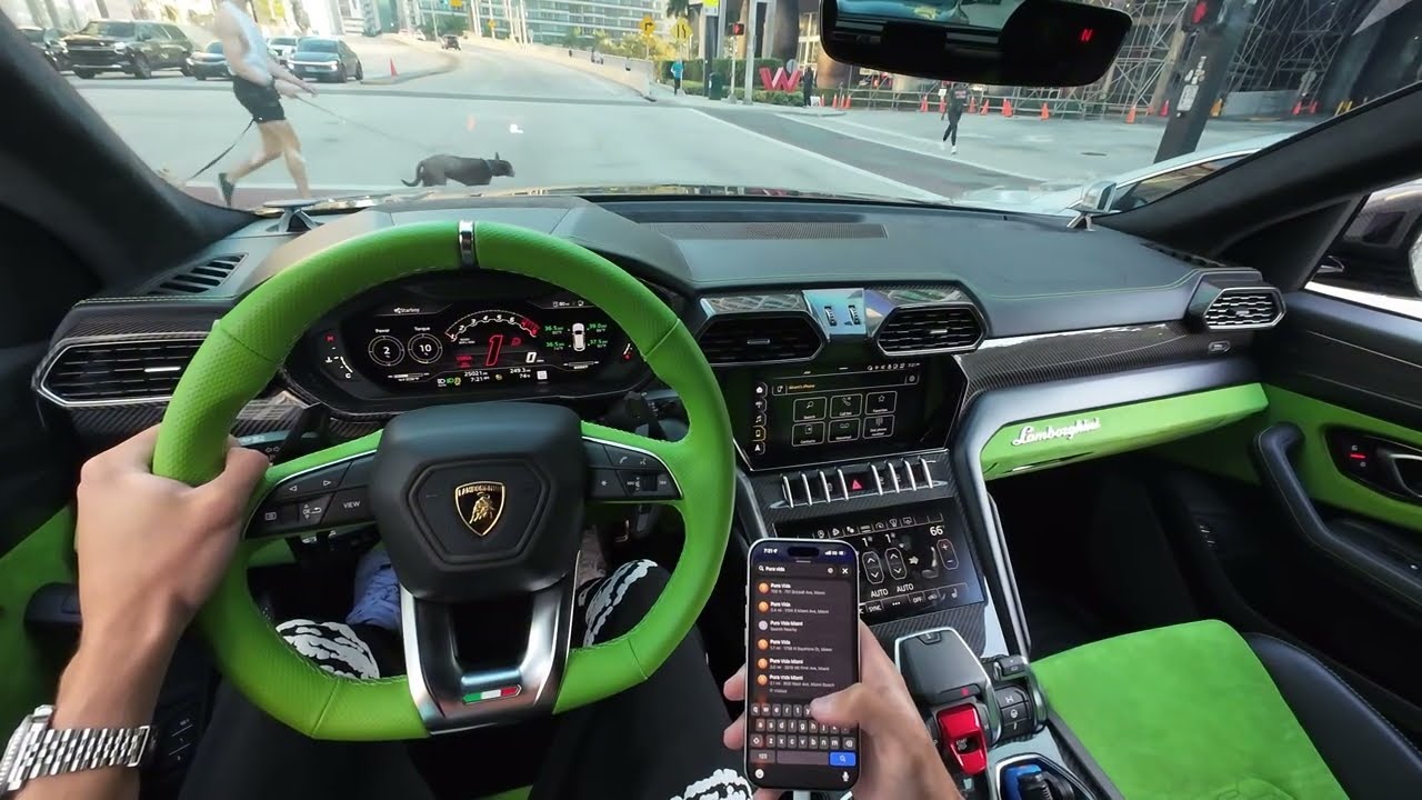 POV: Утренний круиз на судне Urus в Майами-Бич