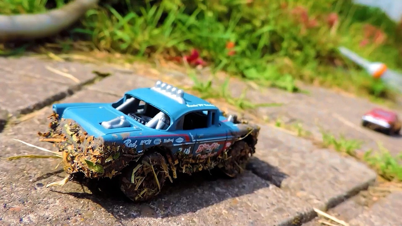 Hot Wheels in my grandfather's garden #hotwheels #toys #race #streetracing #stopmotion #animation