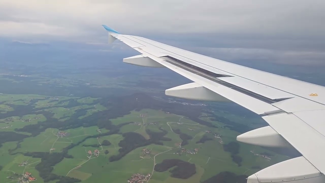 Eurowings A320-214 Landing Salzburg SZG Runway 15