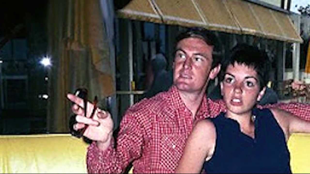 Peter Allen - I'd Rather Leave While I'm In Love