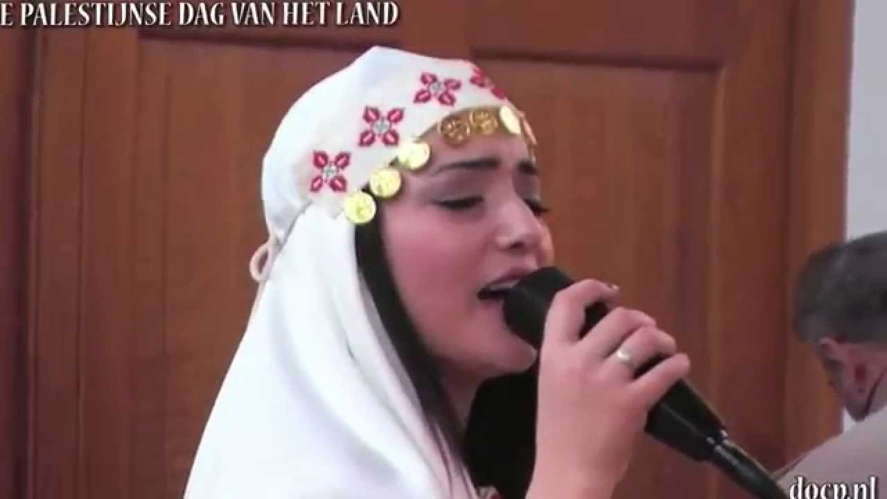 Manal Mousa  zangeres uit Palestina