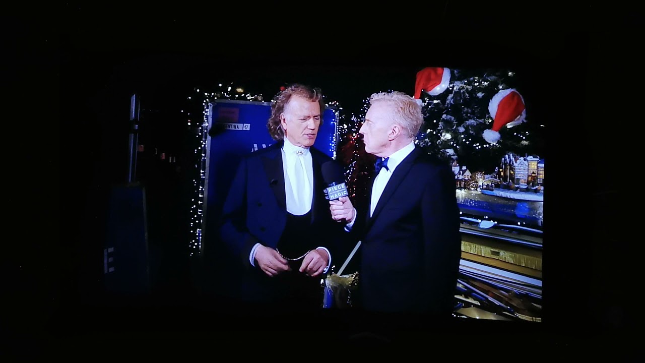 2021 01:40 André Rieu interviewed by André van Duin (movie Christmas with André) @ MECC Maastricht