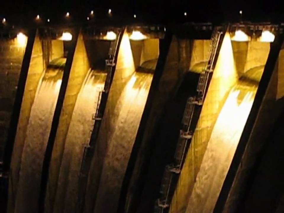 Diga Rosamarina sul fiume San Leonardo - Il primo sfioro del 15 gennaio 2010