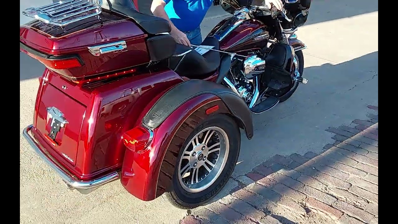 #2317 2014 Harley Davidson FLHTCUTG 