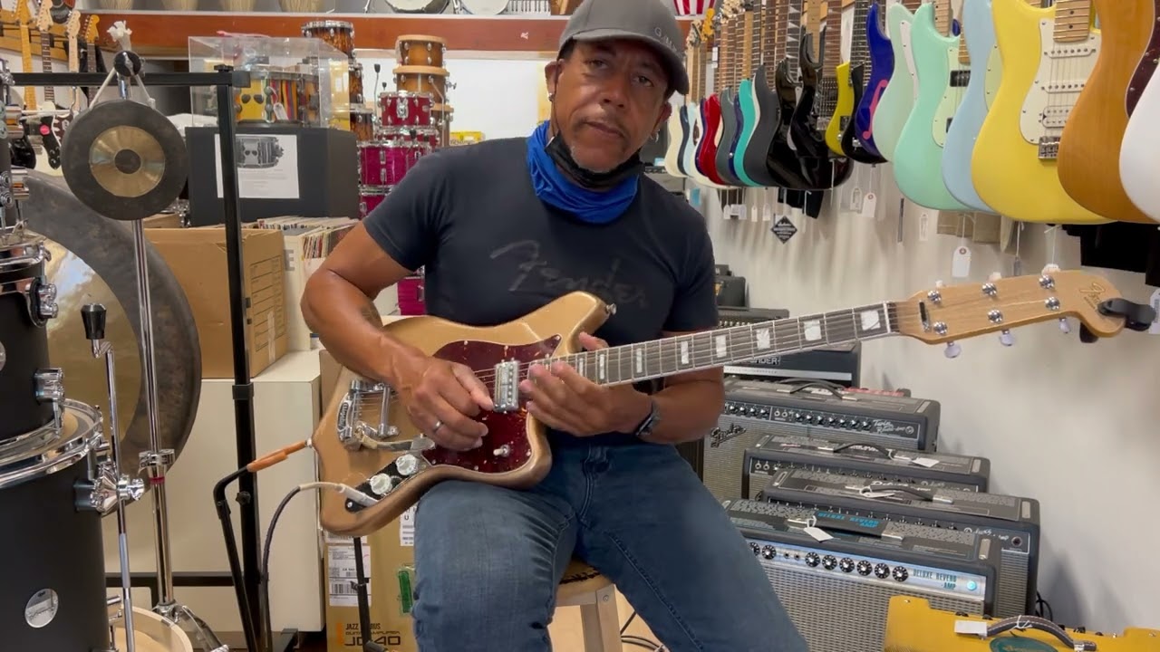 Fender Maverick Dorado - The Guitar-Centric Musician: Off the Hook Video Review #1