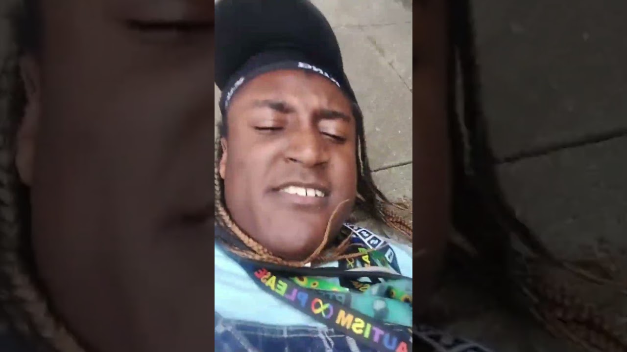 Пастабой позволил женщине наступить на себя!!