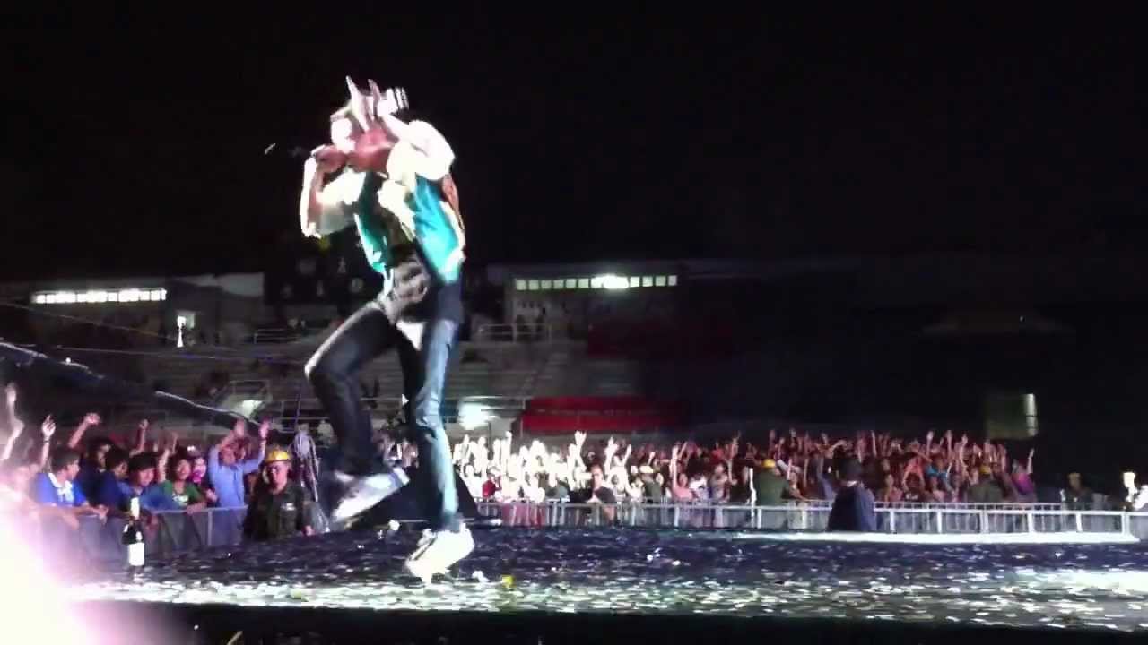 Far East Movement - Live My Life
