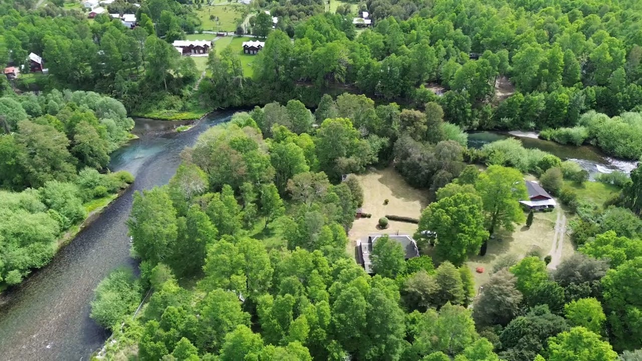 🏡🌳Se vende Casa + Cabaña en Parcela de 5.000m² con Orilla de Río Liucura, Pucón🏡VC 242