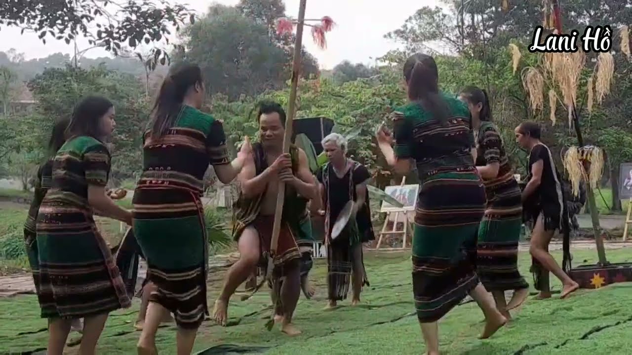 Điệu Múa Cồng Chiêng M Nông ở Đắk Nông.