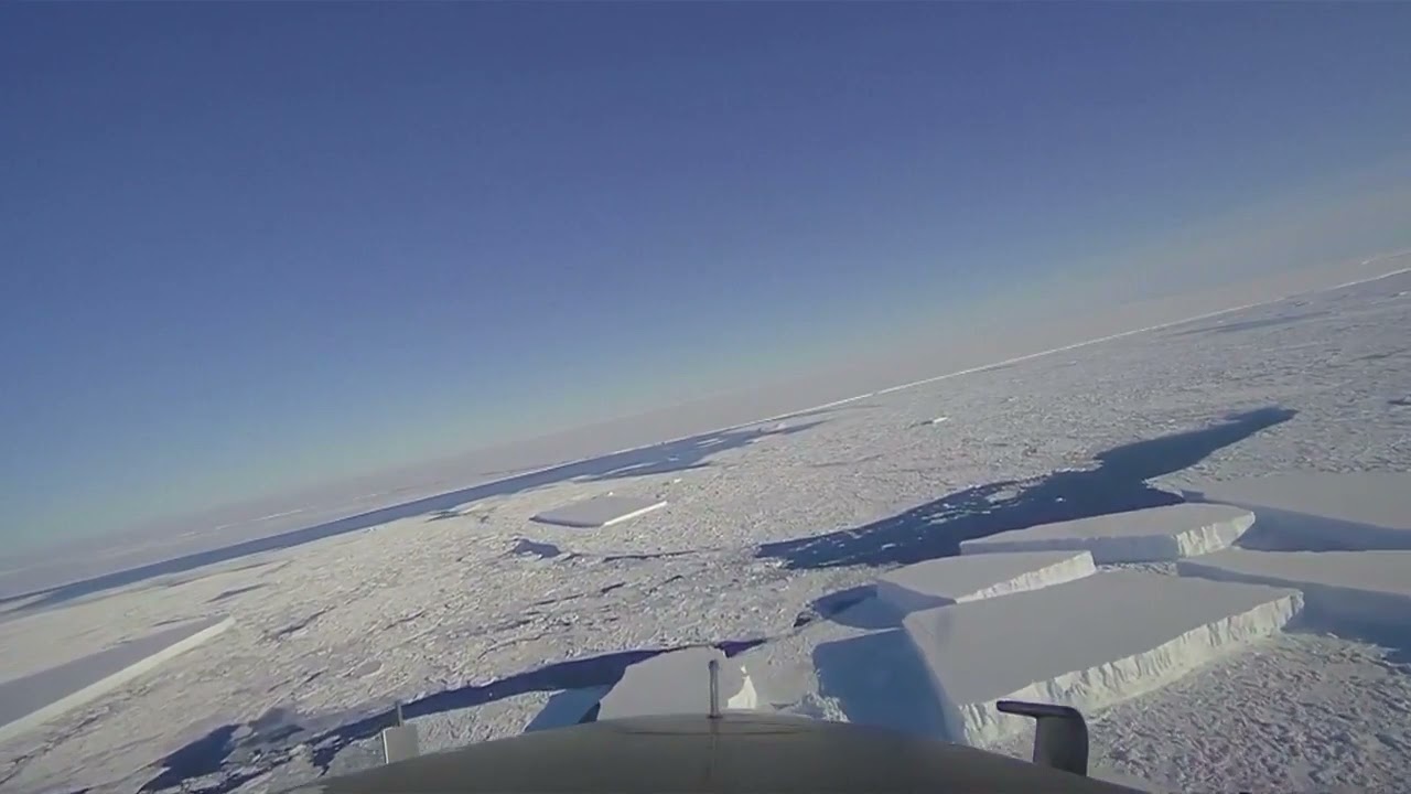 ICEBERG RECTANGULAR EN LA ANTARTIDA
