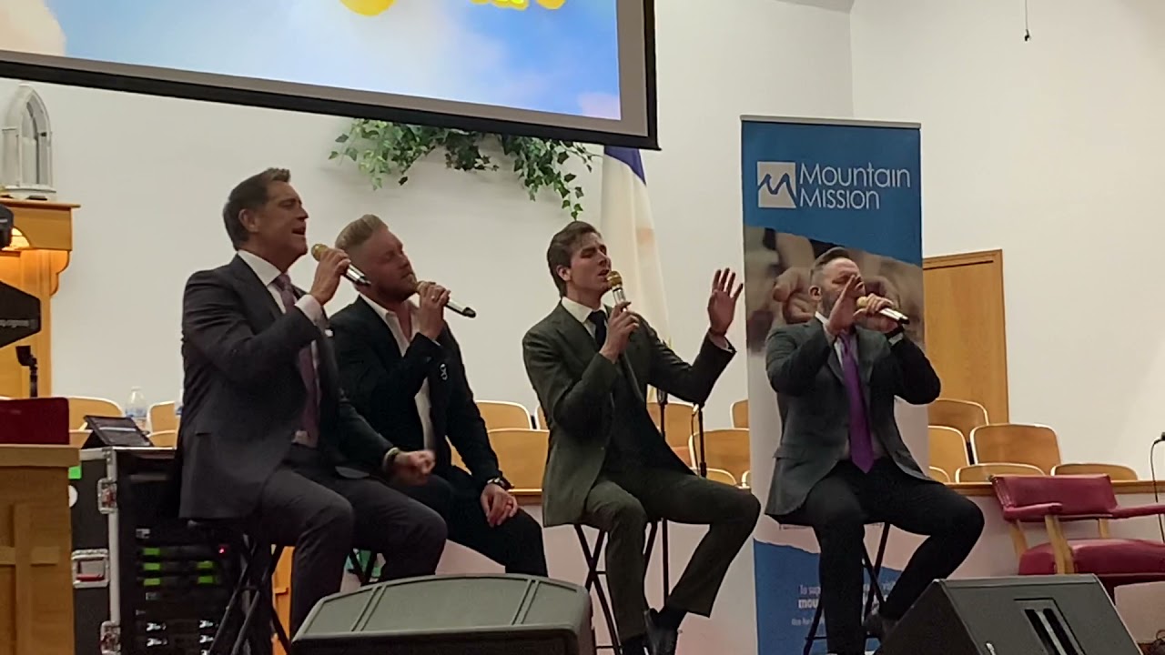 Ernie Haase & Signature Sound singing “Oh What A Savior”