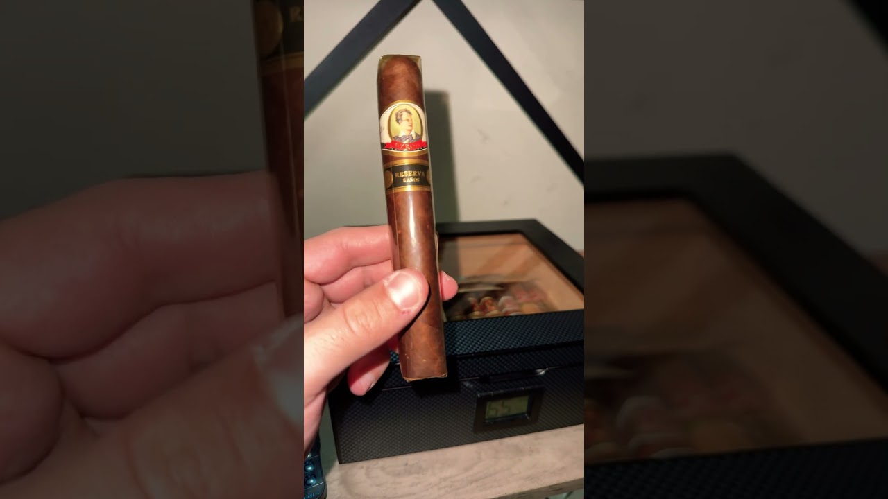 Dry boxing this Byron Grand Poemas for the weekend #cigars #luxury #review #cigarsdaily