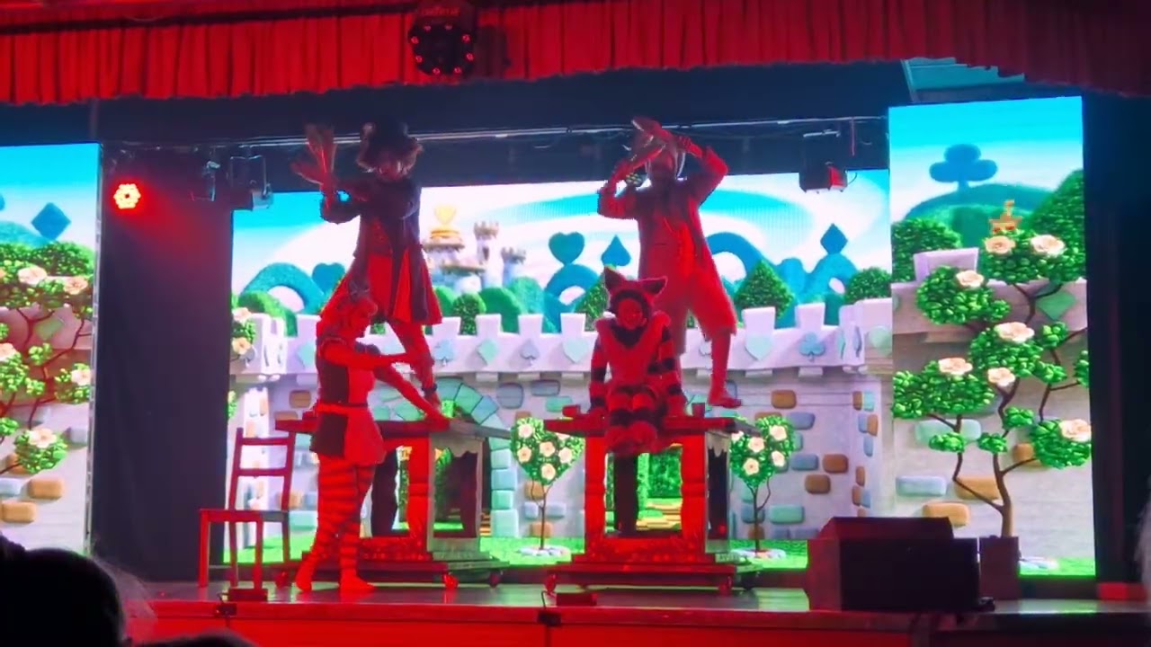 the mad hatters circus presthaven sands Aug 2023