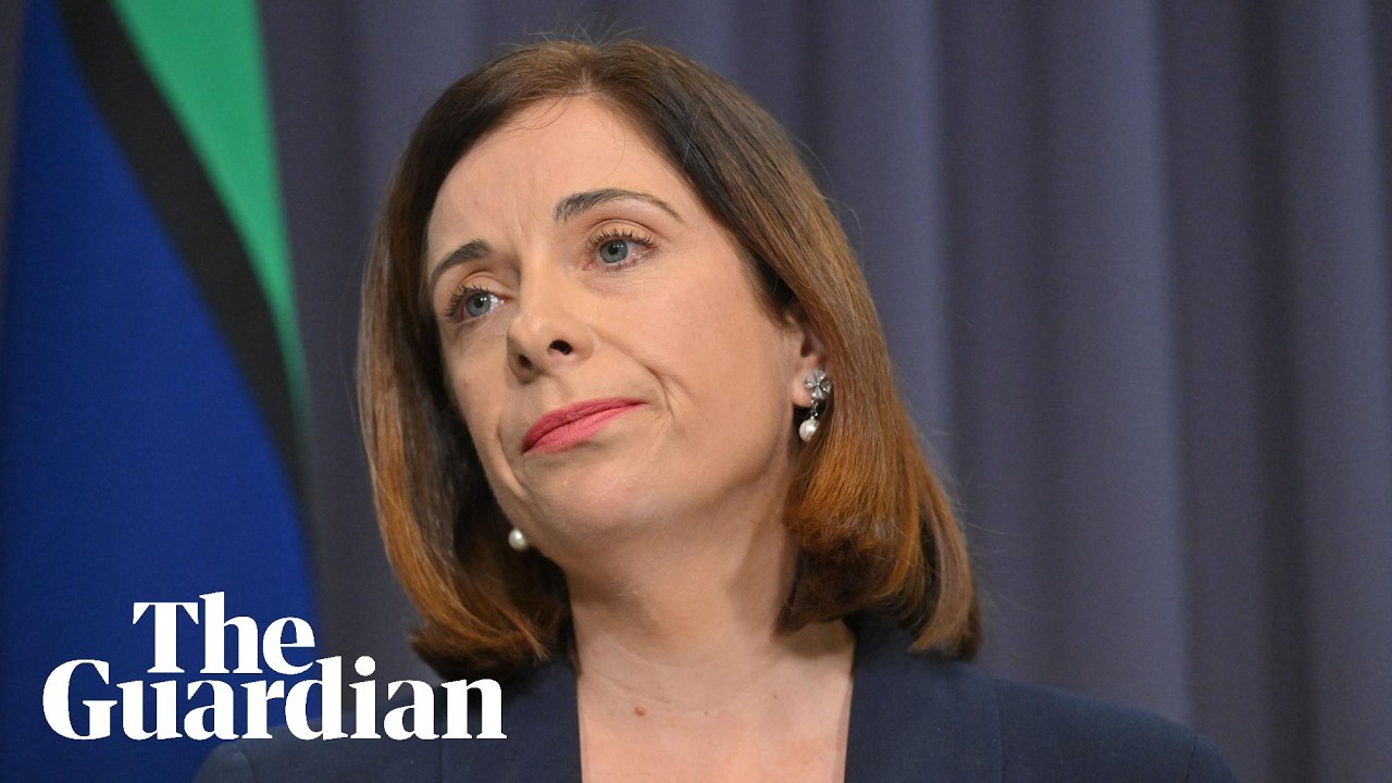 Welfare checks in progress after major Telstra outage hits mobiles and triple-zero calls