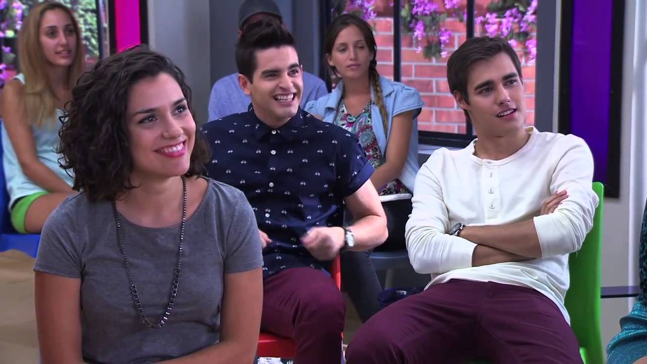 Violetta 2 - Camila y Naty cantan Ven y Canta