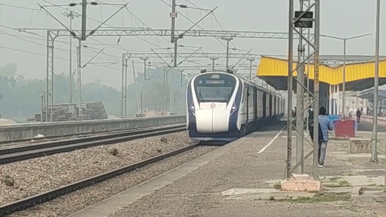 Vande Bharat express ☠️ arrvite ‼️ gossaigaon hat railway station ☠️‼️