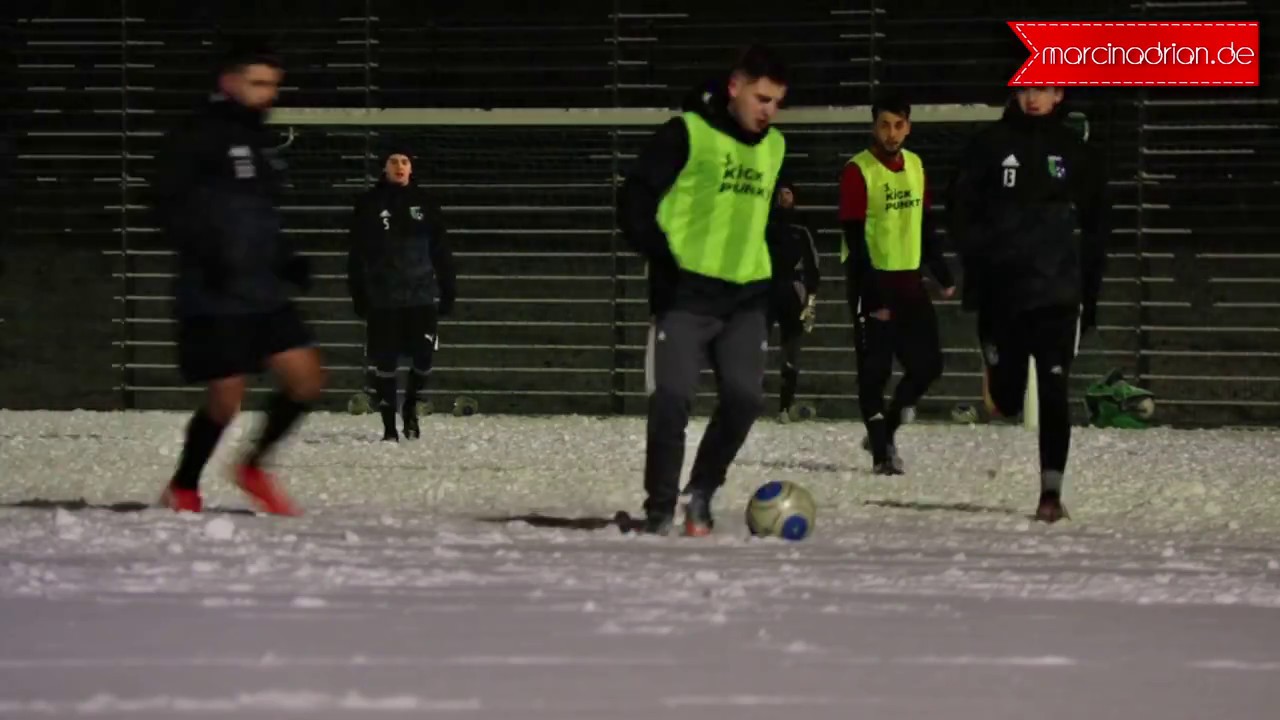 Fußballtraining im Winter / Schnee, Spvg Wesseling Urfeld 19/46 e.V. | Marcin Adrian