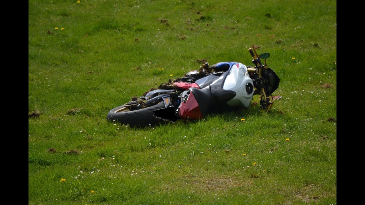 motorcycle CRASH Nürburgring drifts and sounds Adenauer Forst 01.05. Teil 1