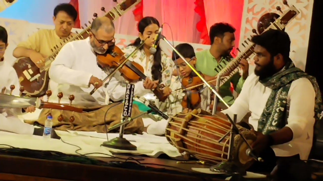 সমবেত যন্ত্রসঙ্গীত! একতার সুর! আশিস খান স্কুল অফ ওয়ার্ল্ড মিউজিক এর উপস্থাপনা।