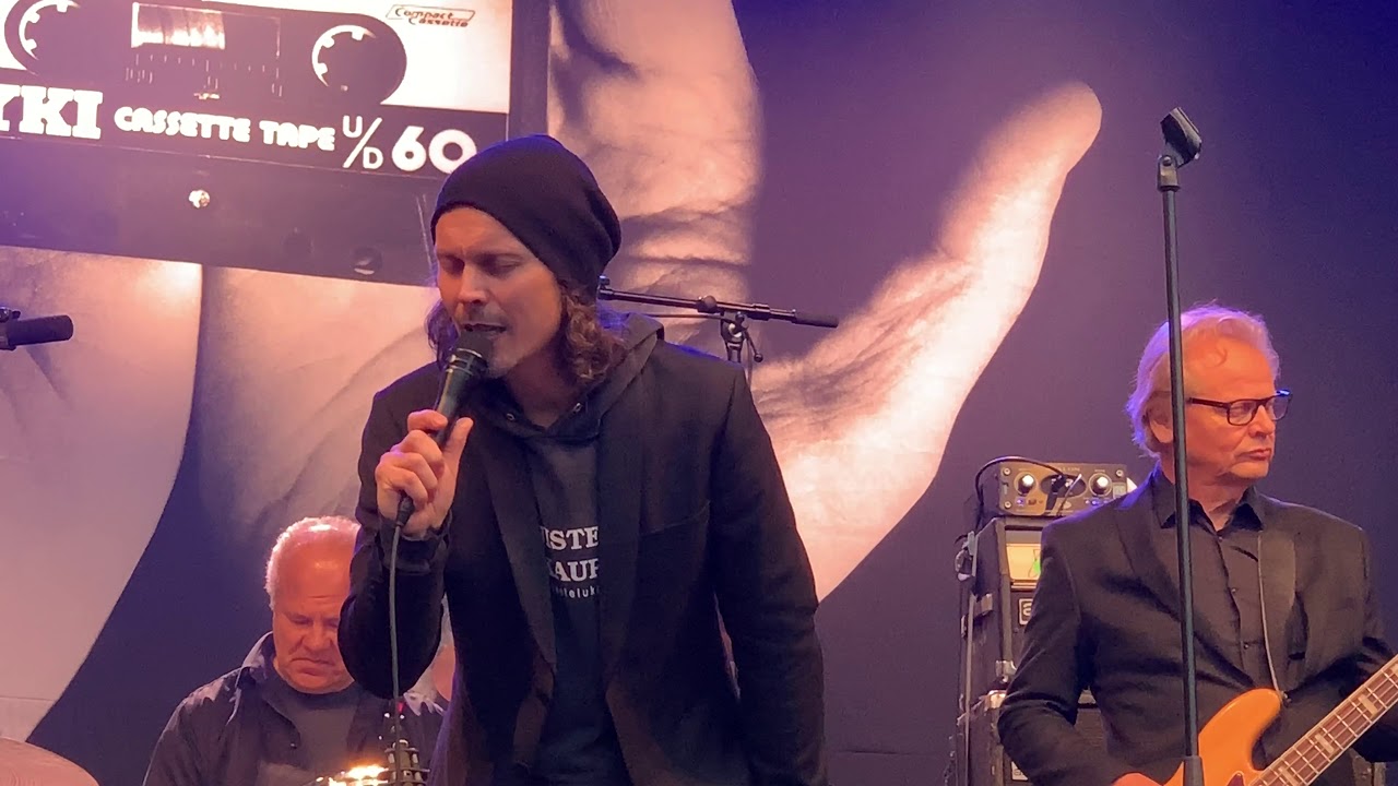 Wanaja Festival 5.7. Nuori Rakkaus - Ville Valo & Agents