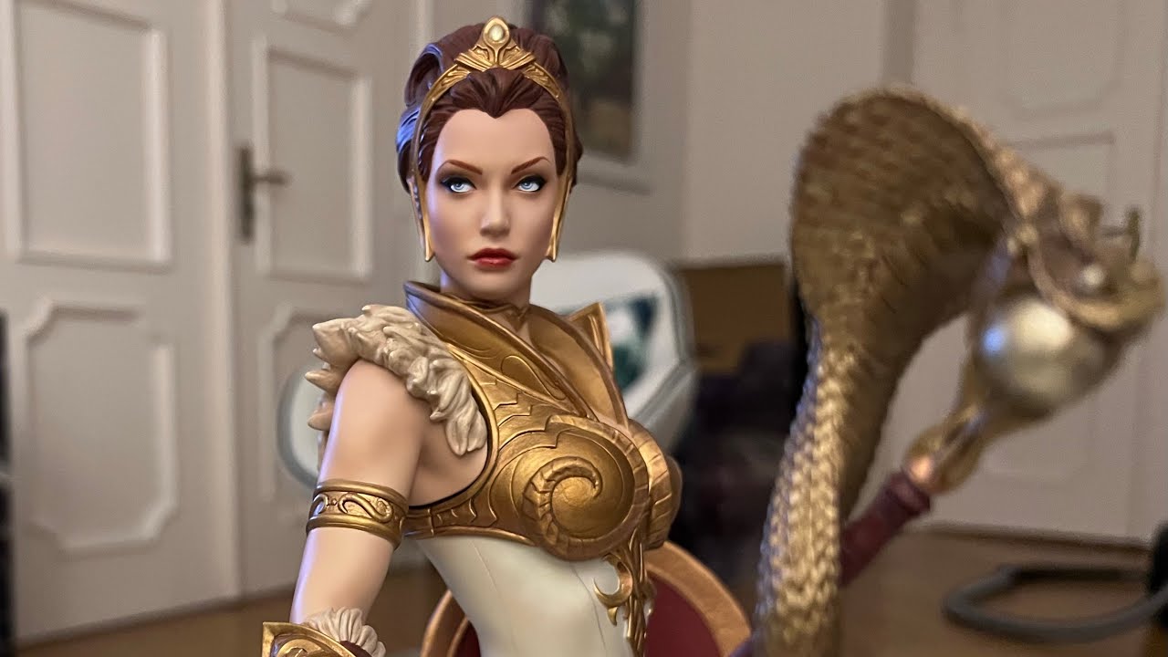 Detailed Review of Teela by Tweeterhead Sideshow from the Masters of the Universe line