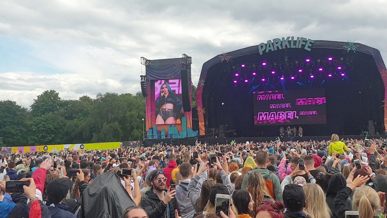 Mabel live in parklife 2019 festival