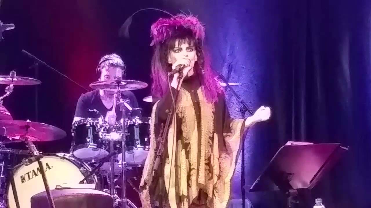 Nina Hagen - Zarah ( Ich weiß es wird einmal ein Wunder geschehen )