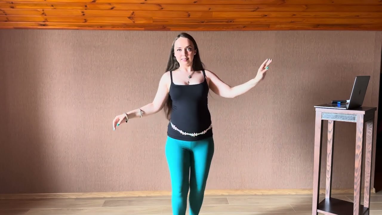 Небольшая танцевальная связка под музыку "Under the Sea".