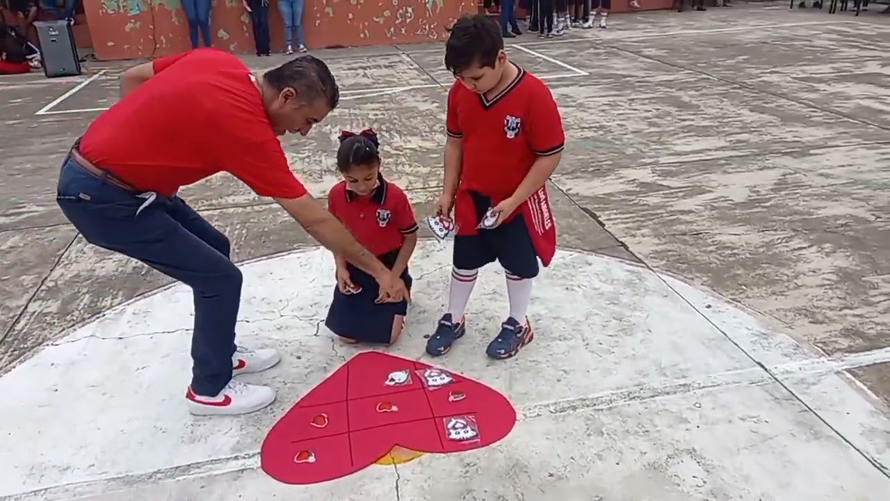 ❣️Juego gato de corazon (3er. Grado).