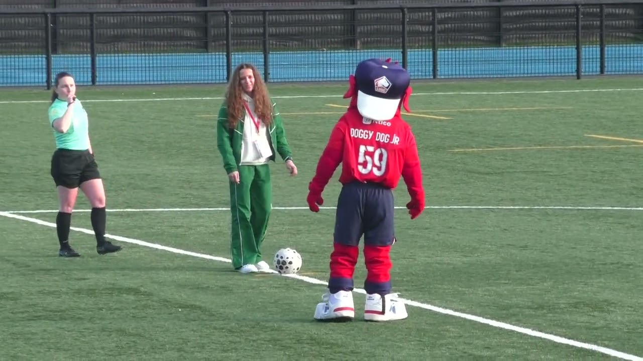 Lille OSC - Toulouse FC on 18.01.2026: local boxing hero gives the kick-off