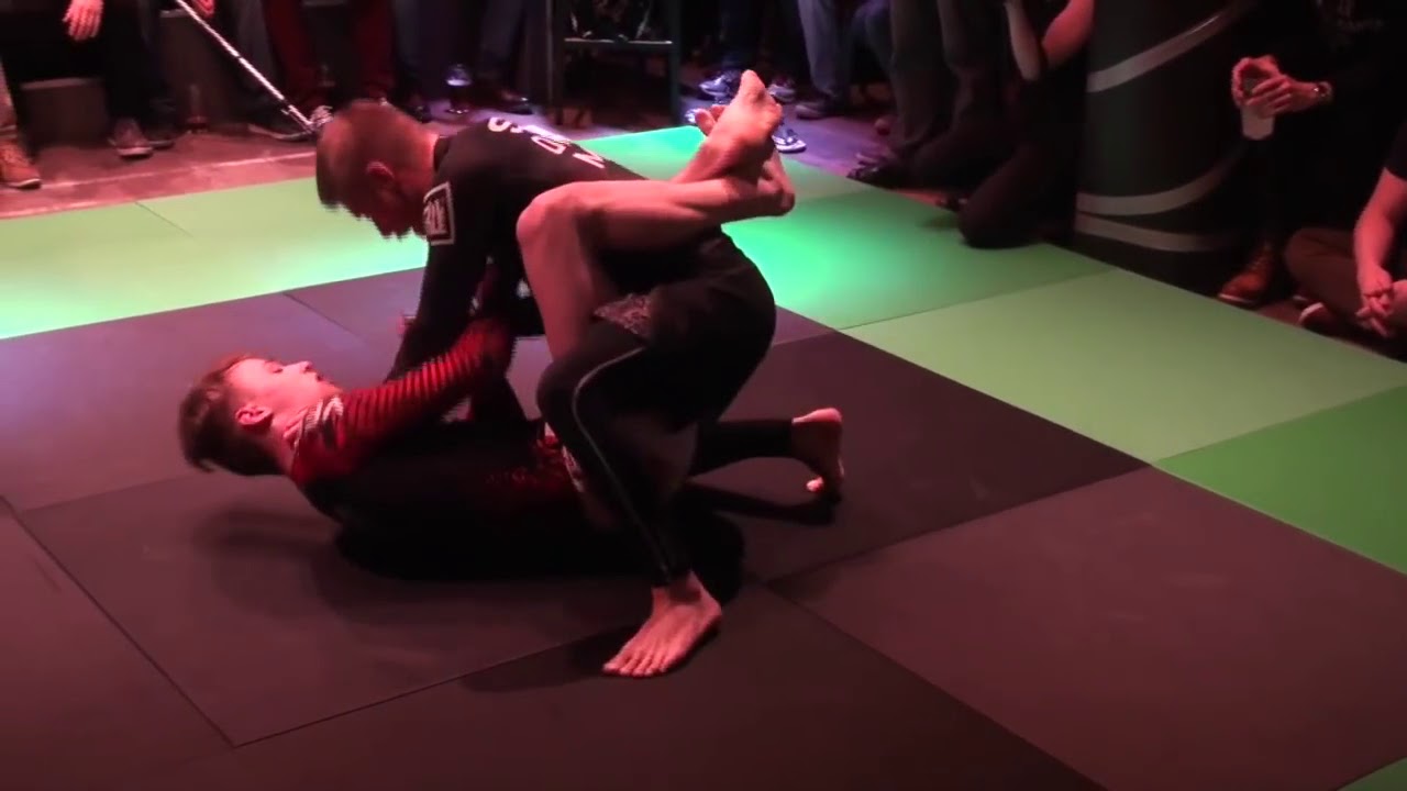 Art of Fight 31.10.2015 - Petri Aspegren vs Henrik Mahlakaarto