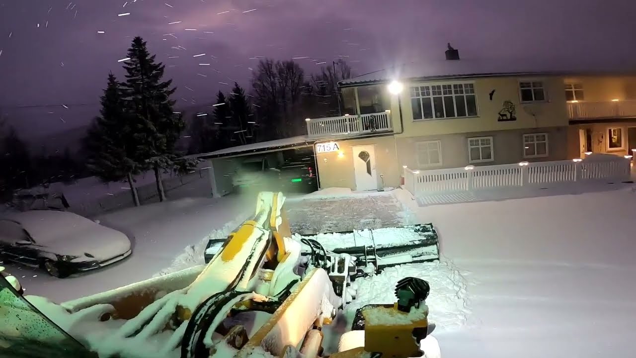 plowing wet and heavy snow, in north #norway. #case  721e.