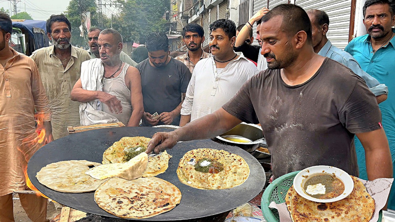 BEST CHEAPEST FOOD STREET IN LAHORE 😋 ROADSIDE VIRAL LOW PRICE FOOD STREET PAKISTAN