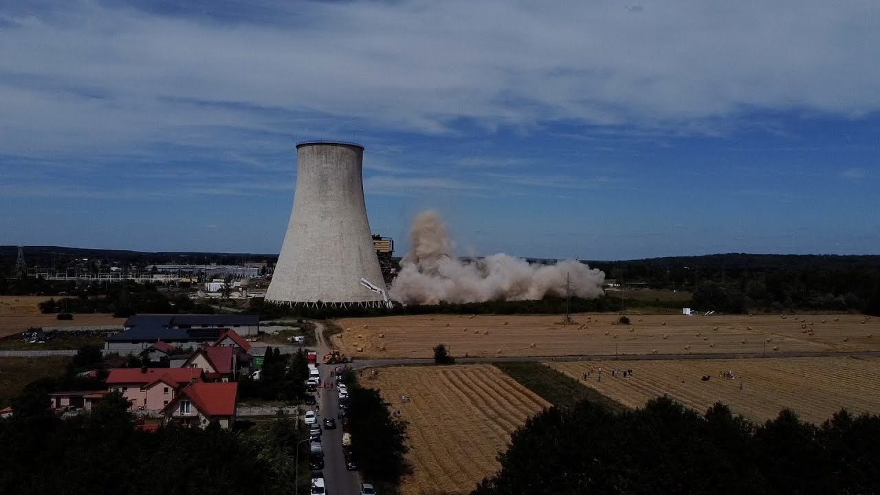 Runeły dwie chłodnie elektrowni Adamów-etiuda
