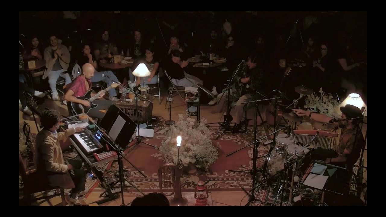 Tr&aacute;tame Suavemente - Ac&uacute;stico Living Room