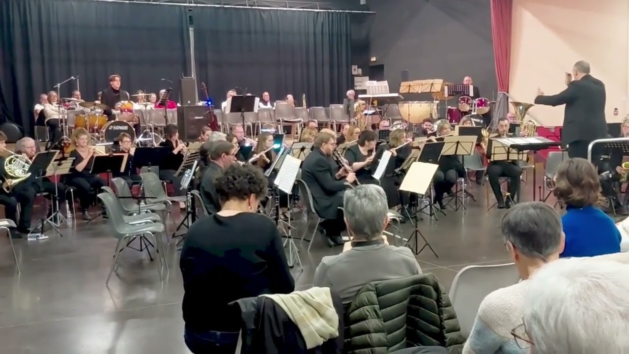 The Witch and The Saint de Steven Reineke   arr  Mat Conaway
