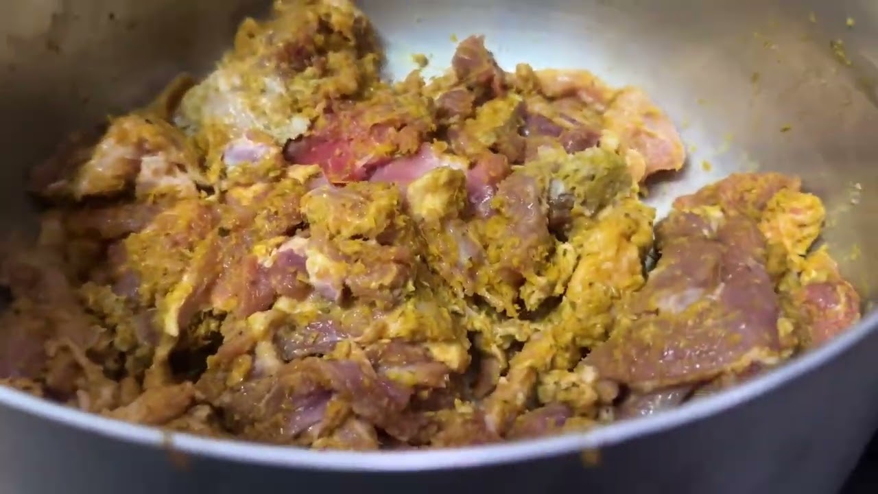 វិធីស្លម្ជូរគ្រឿងបែបរហ័សទាន់ចិត្ត|How to cook beef with water spinach sour soup.