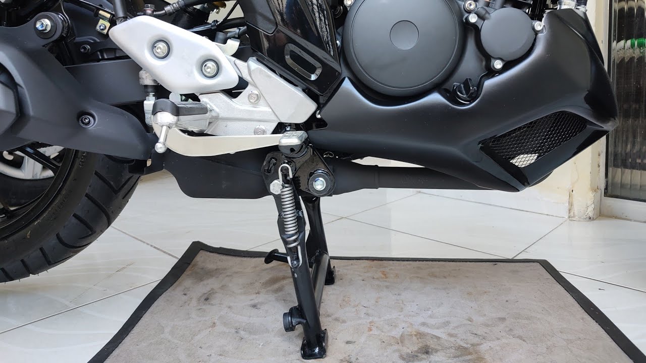 Coloquei o cavalete central na FZ25 Fazer 250 ABS 2024.#moto #yamahabrasil