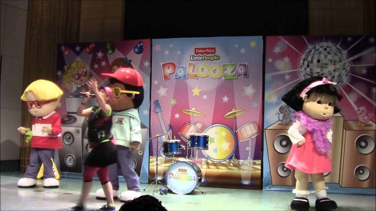 Little People Live Show Sonia Lee, Eddie and Michael dancing and singing Part 1