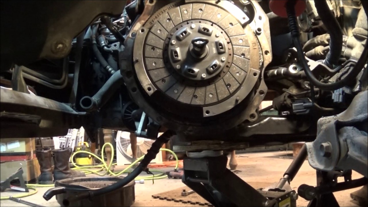 ESCORT ZX2 STAGE 1 CLUTCH INSTALL