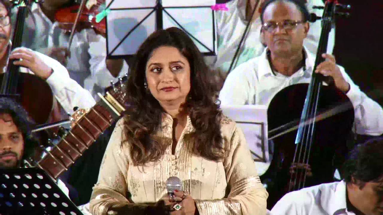 Bela Sulakhe sings Mausam Hai Ashikana....