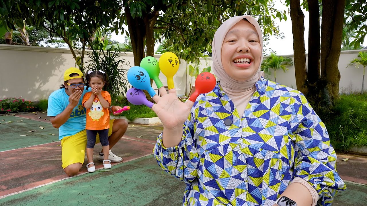 Cobil Dan Aracelli Bermain Balon Warna 5 Jari Song