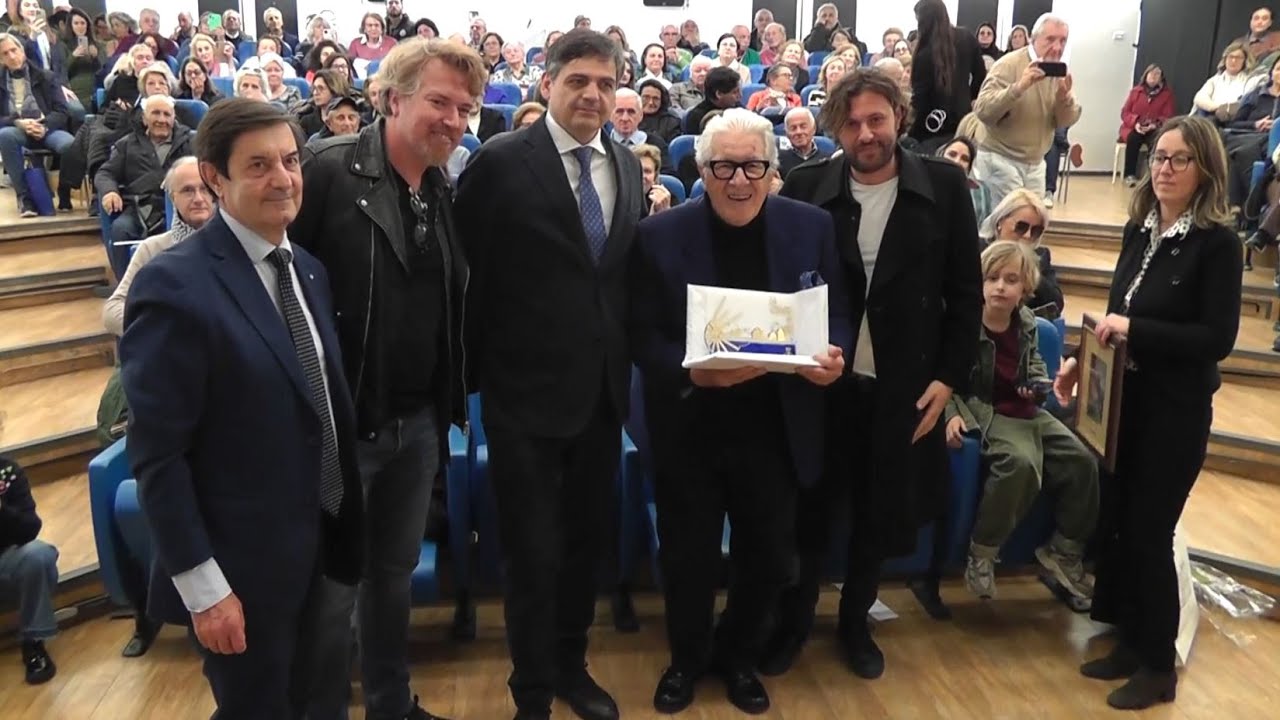 A Peppino Di Capri la chiave della città: le immagini della cerimonia