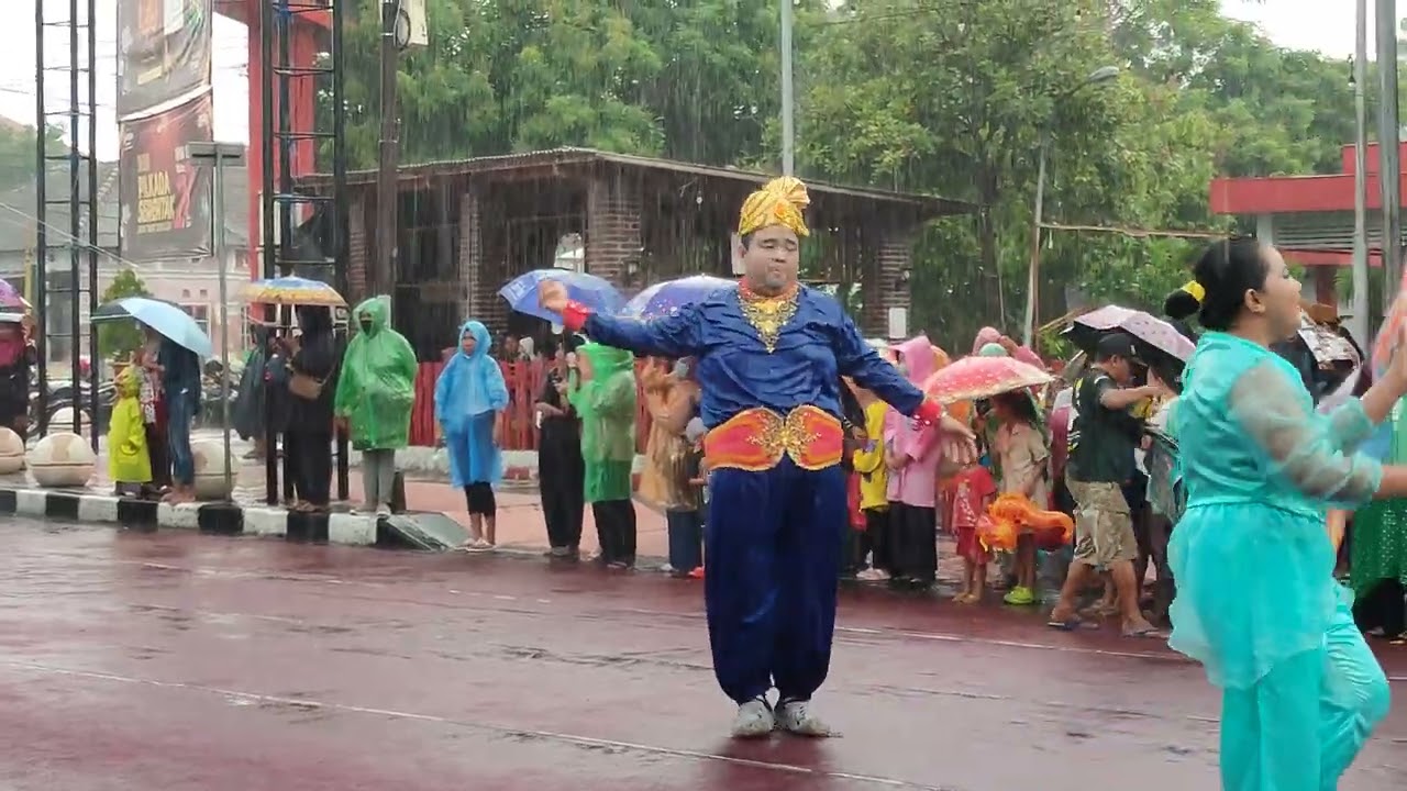 MARCHING BAND SDN PETUNGASRI 3 PANDAAN PASURUAN (LOMBA STREET PARADE PIALA BUNG KARNO BLITAR 2024)