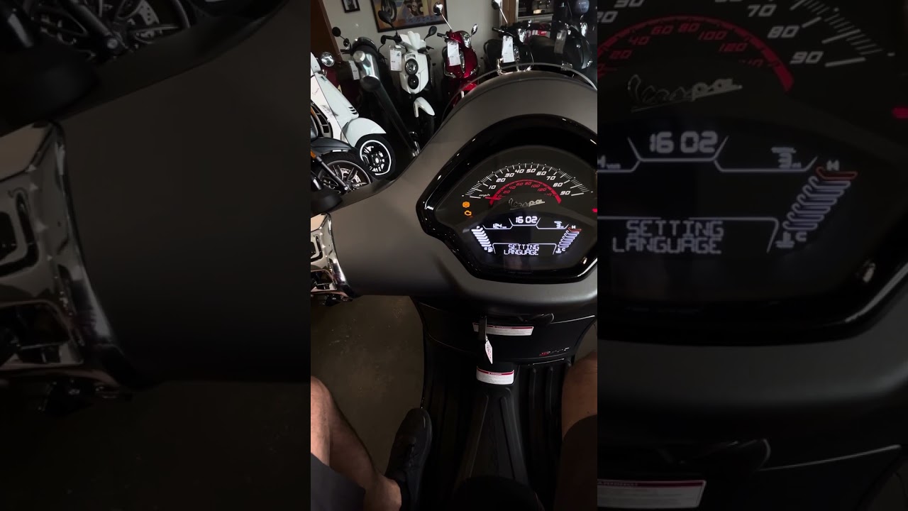 Как установить часы и настройки на Vespa GTS 300 HPE2 2023 года с аналоговым спидометром.