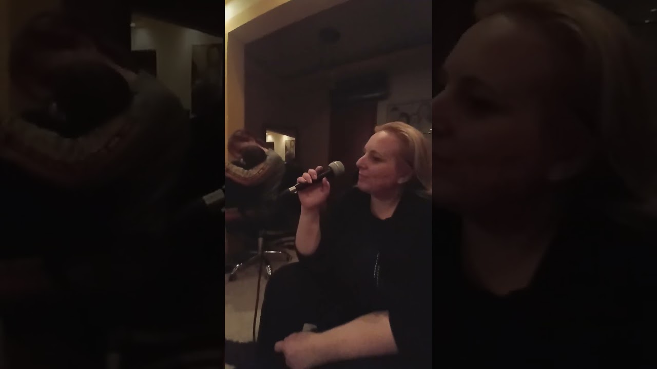 'Μυστικέ μου έρωτα' από την Μερσίνη σε μια βραδιά καραόκε 
